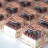 Одноразовые квадратные коробки для тортов и десертов на вынос со стикерами (50 шт.)