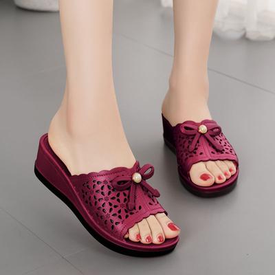 Тапочки женские летние противоскользящие с толстой подошвой домашние для душа с наклоном и модные крутые тапочки женские новый стиль для ношения на улице