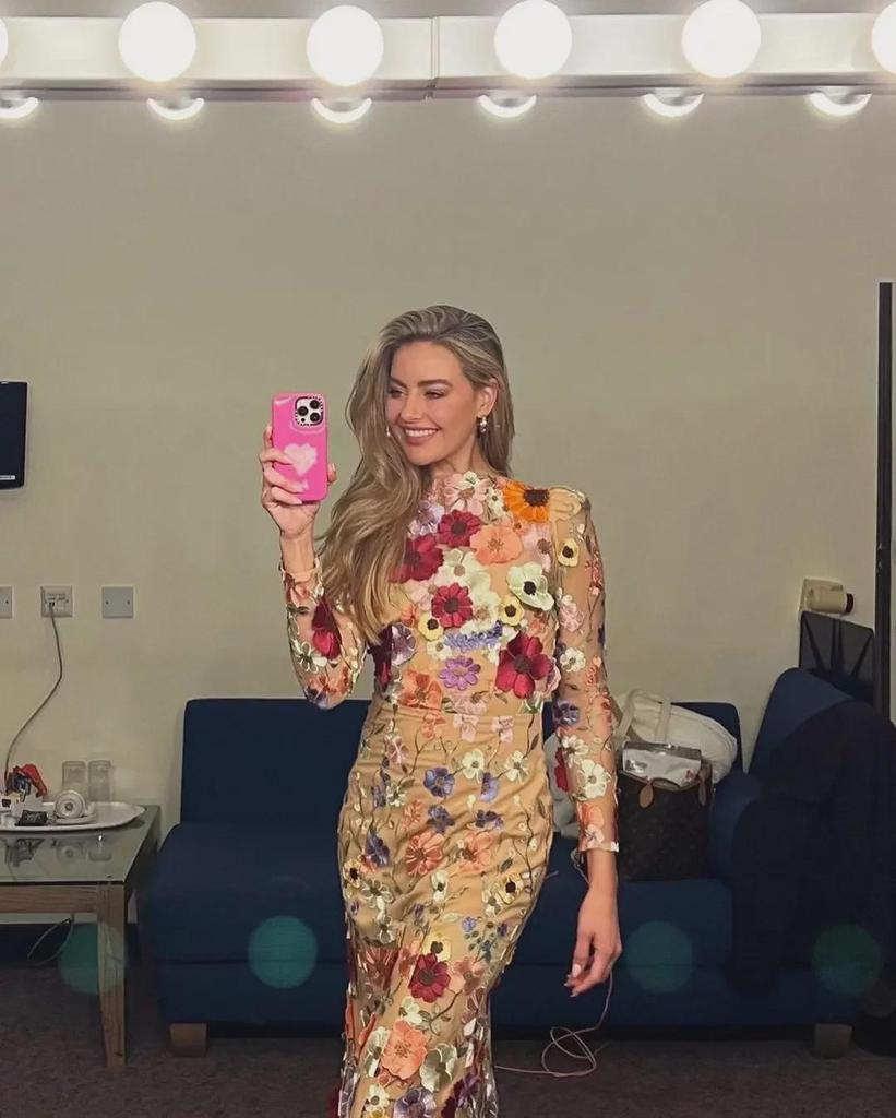 Платье-рыбий хвост из сетки с цветочной 3D-вышивкой - весна/лето