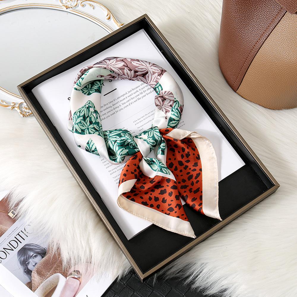 Camellia Flower Simple Silk Scarf Female Shanghai Story Thin Mom High-End Small Square Scarf Scarf