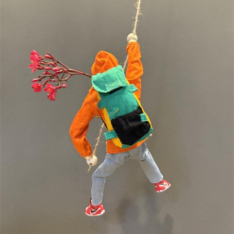 Creative Climbing Wooden Man Figurines Rotatable Joint Model Drawing Sketch Mannequin Miniatures Office Home Desktop Room Decor