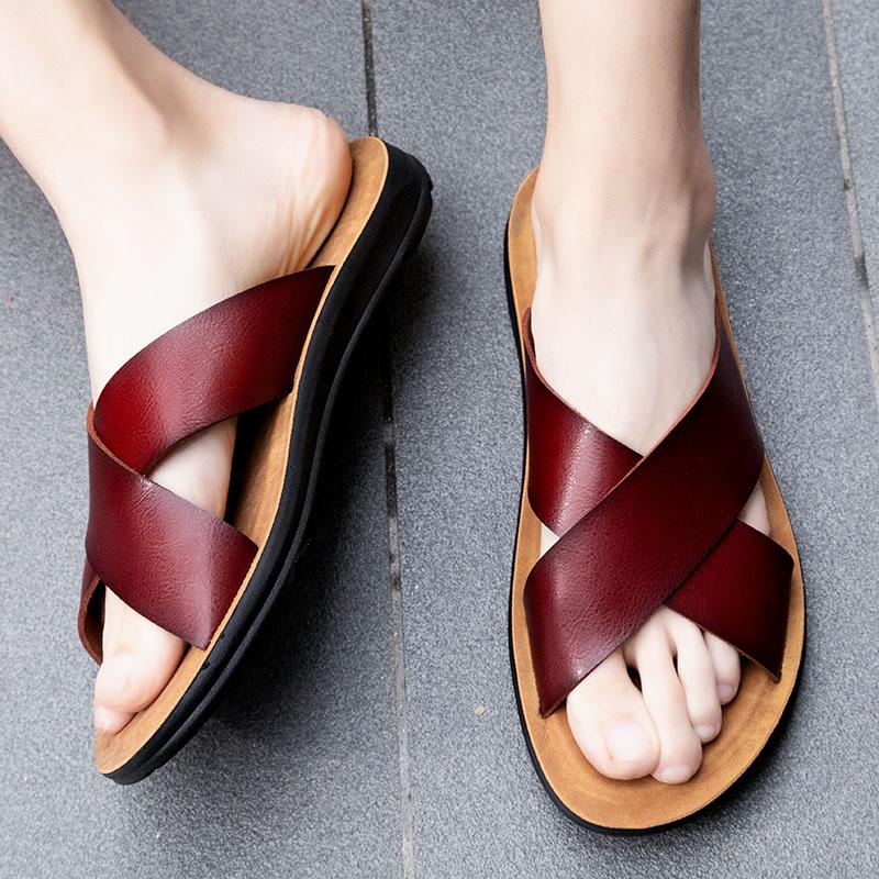 Fashion Summer New Style Simple Slippers Cow Leather Shoes Beach Slippers Men Sandals White Light Soft Bottom Casual Shoes Outdoor Shoes