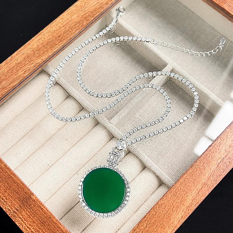 Осенне-зимние украшения безопасный бренд кулон халцедоновый кулон подарок на день рождения основной камень 25 * 25