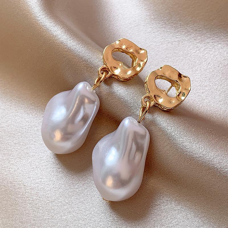 French irregular baroque pearl stud earrings - new luxury, niche, high-end fashion earrings