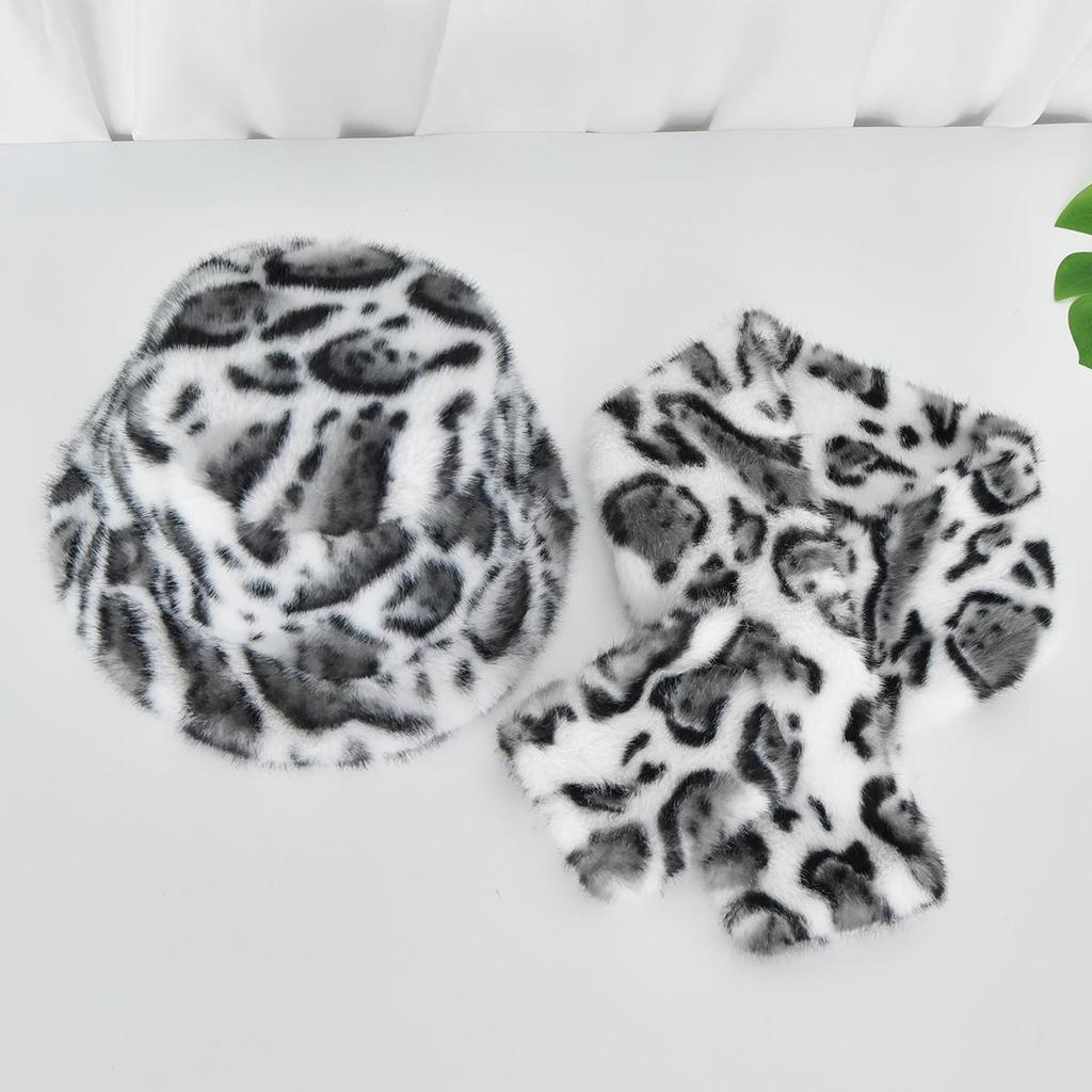 A European and American Style Fisherman Hat Set Imitating Mink Environmentally Friendly Fur Scarf for Women In Winter Leopard Print Color
