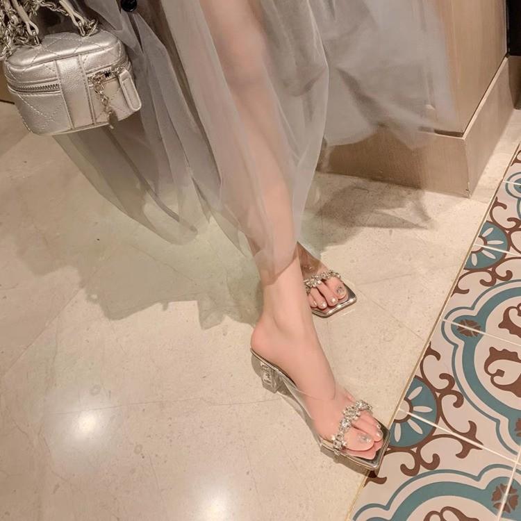 2024 Лето Новые Кристальные Прозрачные Шлепанцы Алмазные Тапочки Женская Одежда Толстые Модные Высокие Каблуки