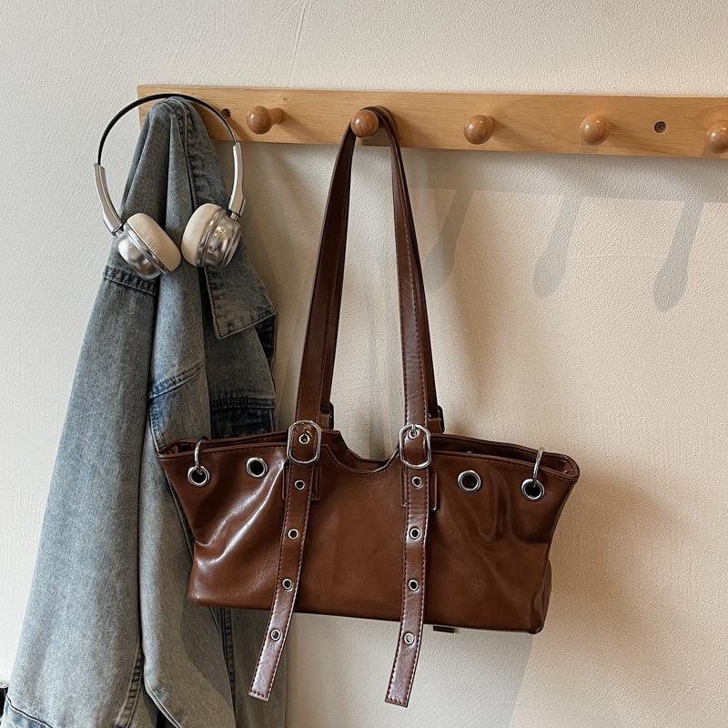 Нишевый дизайн портативная сумка-тоут женская 2025 новая трендовая сумка для通勤 большая вместимость высококлассная сумка на плечо под мышку