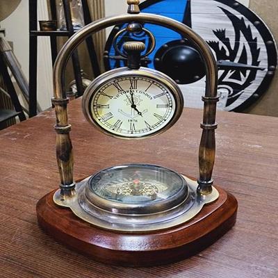 Морская элегантность: Настольные часы из латуни со встроенным компасом. Вневременной морской декор для дома 13,97 см.