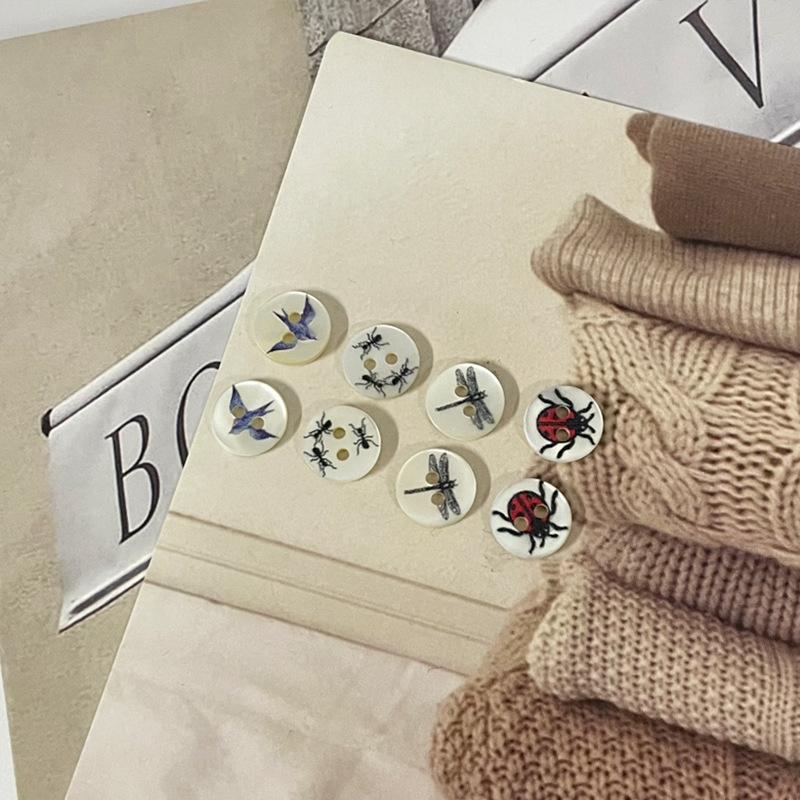 10 шт./лот креативные пуговицы в виде ласточек с рисунком насекомых 11,5 мм белые ракушки пуговицы с 2 отверстиями блузка рубашка швейные принадлежности