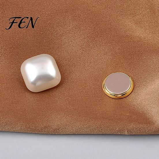Fabric Friendly Magnetic Pin 2Pcs Faux Pearl Clothes Button, Fake Cat Eye Stone Brooch Women Safety Button for Shirts Scarf Shawl, Decorative Clothing