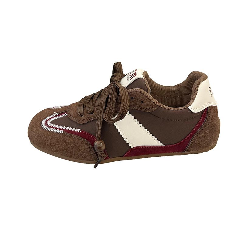 Inner height increase 6cm beaded niche not tired feet German training shoes women's autumn 2025 new versatile Forrest Gump shoes