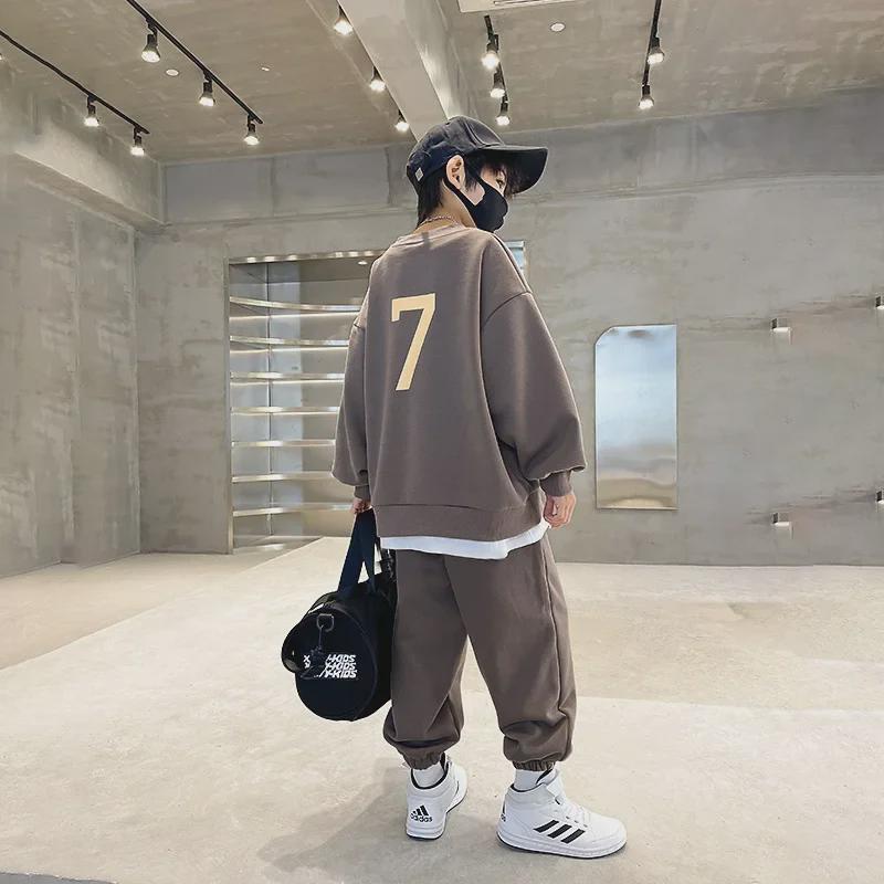Модная спортивная одежда для мальчиков на весну и осень: Стильный комплект из двух частей свитшота для детей среднего и старшего возраста