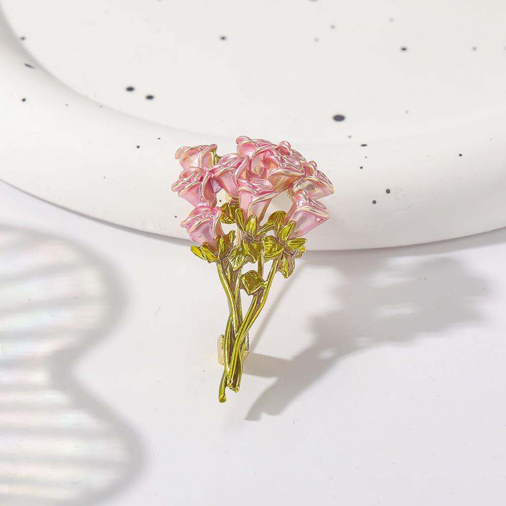 Romantic Rose Enamel Brooch: Oil Painting Style, Creative Country Fashion, Three-Dimensional Flower Design for Women
