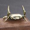 1 Pcs Crab Figurine Toy Ornament Alloy Weightlifting Crab Pen Holder Organizer Bronze Crab Sculpture Statue Desktop Ornament