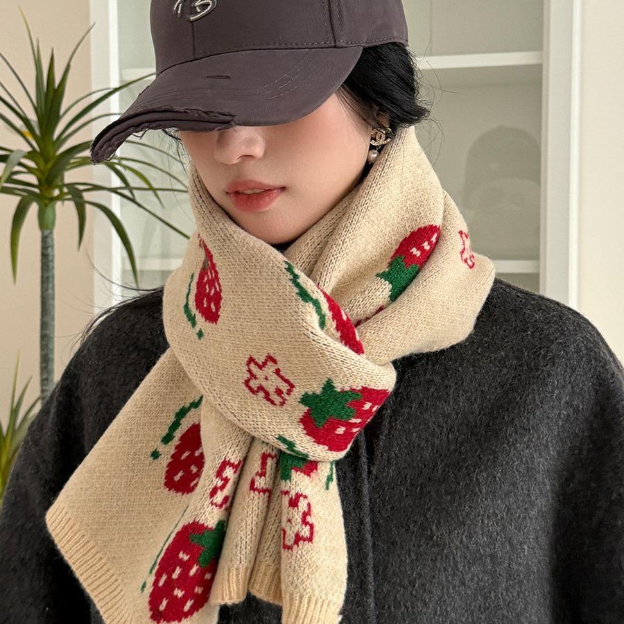 New Year Green Strawberry Christmas Scarf Women's Winter Atmosphere Korean Style Versatile Shawl Warm Long Knitted Scarf