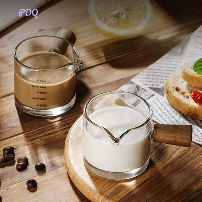 Стеклянный мерный стаканчик для эспрессо с деревянной ручкой, двойной носик со шкалой, для молока, кофе, домашней кухни, инструмент бариста, подарок