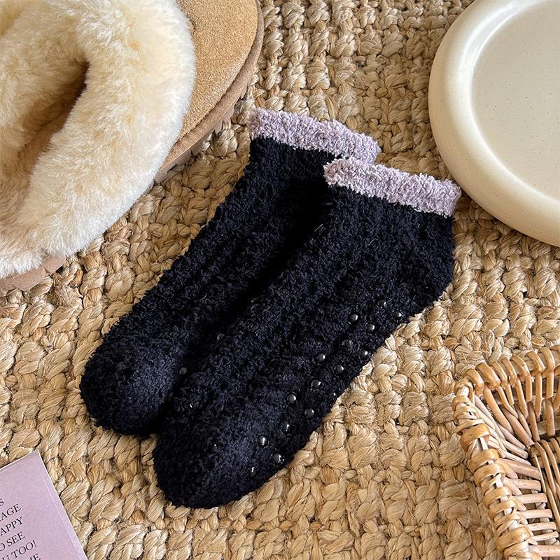 Милый конфетный цвет плюс бархатные утолщенные теплые носки, коралловые бархатные напольные носки, противоскользящие носки для сна с точечным рисунком, короткие