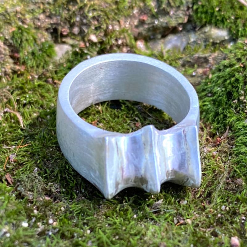 vacactsilver three pointed bold ring