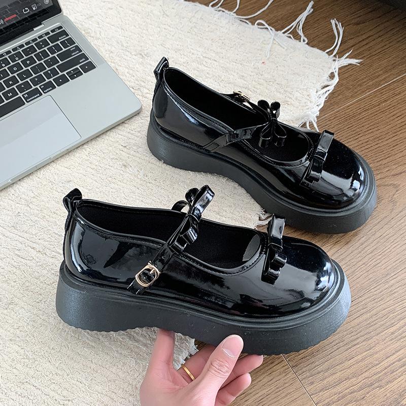 Французская ретро мода универсальные туфли Мэри Джейн маленькие кожаные женские туфли 2025 года весна лук с юбкой лоферы туфли