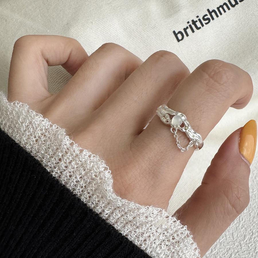 Trendy High-end Moonstone And Zircon Ring With Stylish Wave Pattern Ideal For Modern Ladies