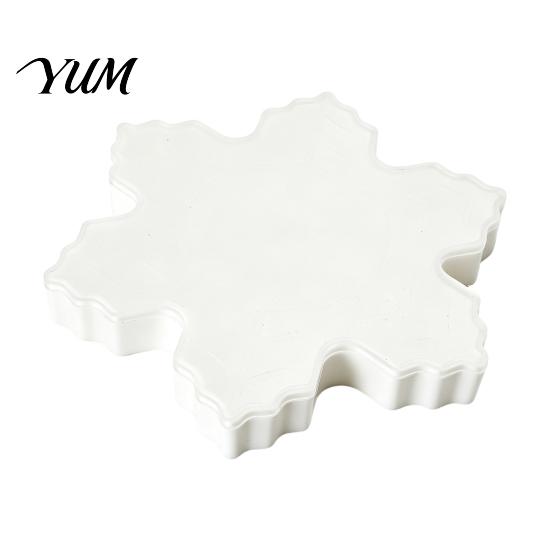 School Supply Storage Box Christmas Serving Tray with Airtight Lid, Decorative PP Food Organizer, Festive Countertop Moisture Proof Container Holiday