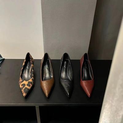 2025 осень и зима новая модель острый носок неглубокий вырез высокие каблуки модный универсальный темперамент знаменитость повседневные высокие каблуки туфли-лодочки