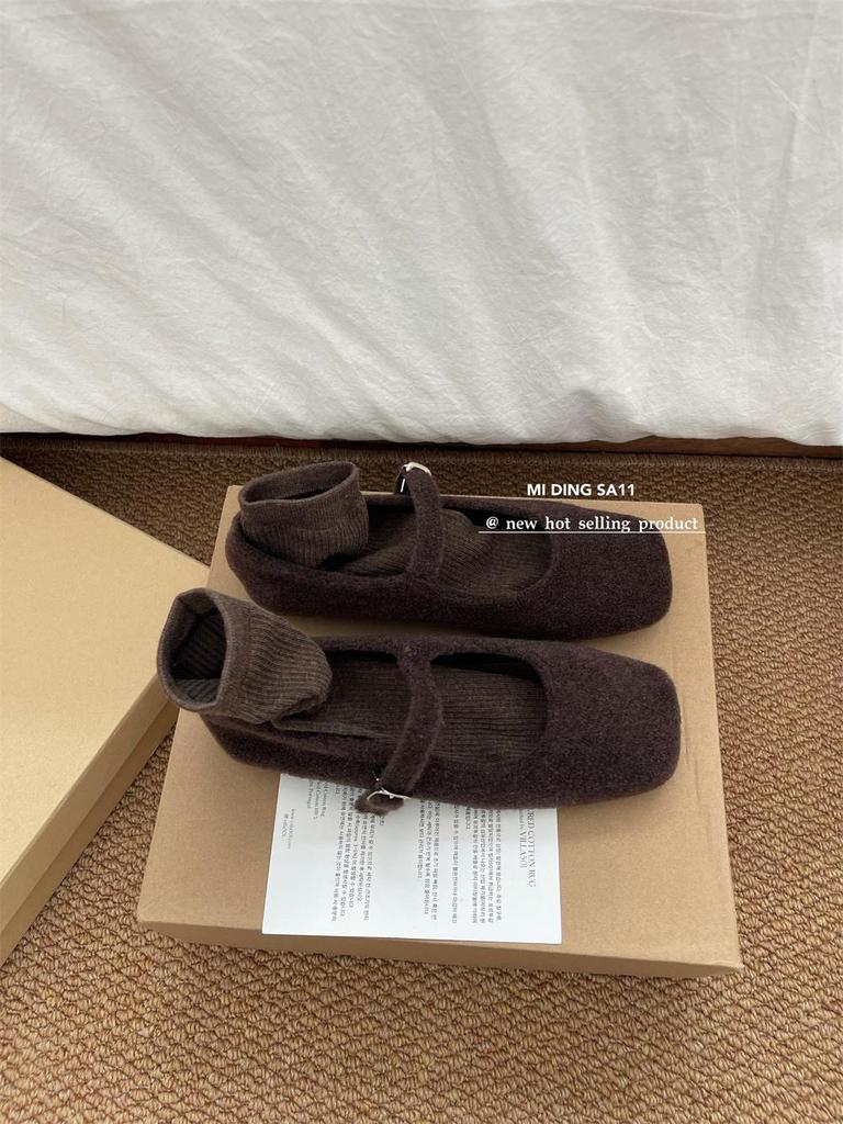 Высококачественные пушистые туфли в зарубежном стиле для верхней женской одежды, новинка 2025 года на осень и зиму, французские ретро-темпераментные туфли Мэри Джейн на плоской подошве