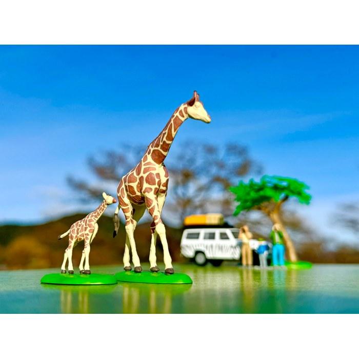 TOMYTEC Ocean x Tomica Limited Vintage GeoCollection Safari 1 (with Toyota Land Cruiser FJ56V) ABS/PVC Figure & Diecast Car Set 330554