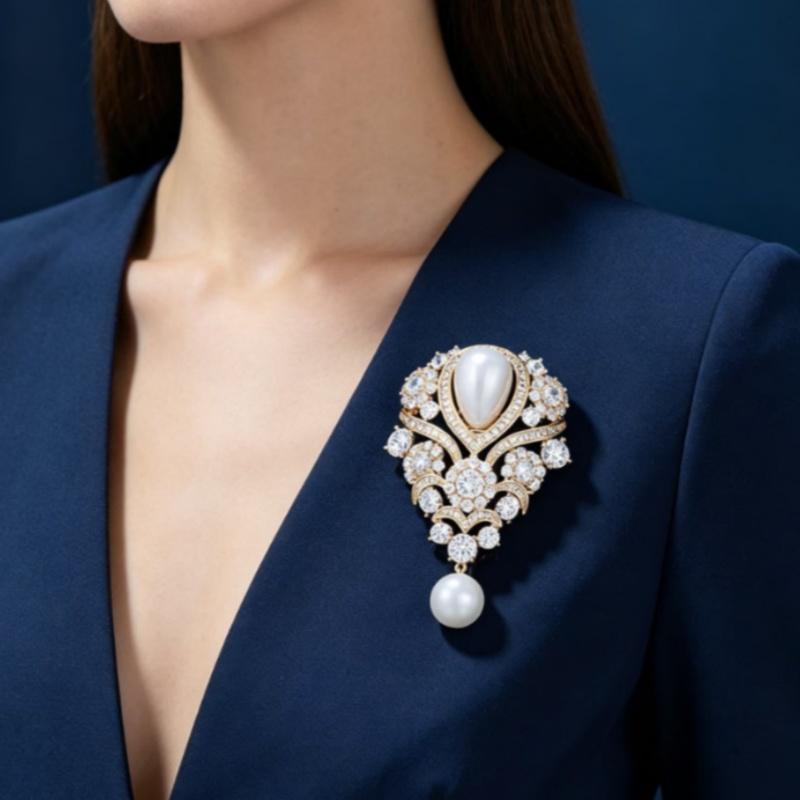 Charming Violet Pearl Pendant Brooch with Rhinestone for Evening Gown Accessory