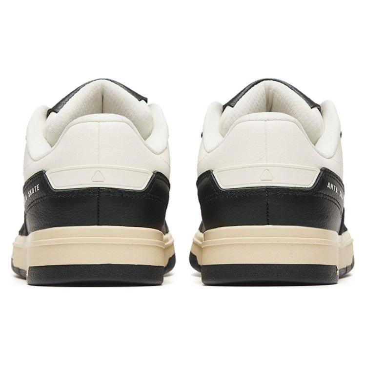 (WMNS) ANTA Lifestyle Низкие 'Черно-белые' Женские 122248026-1