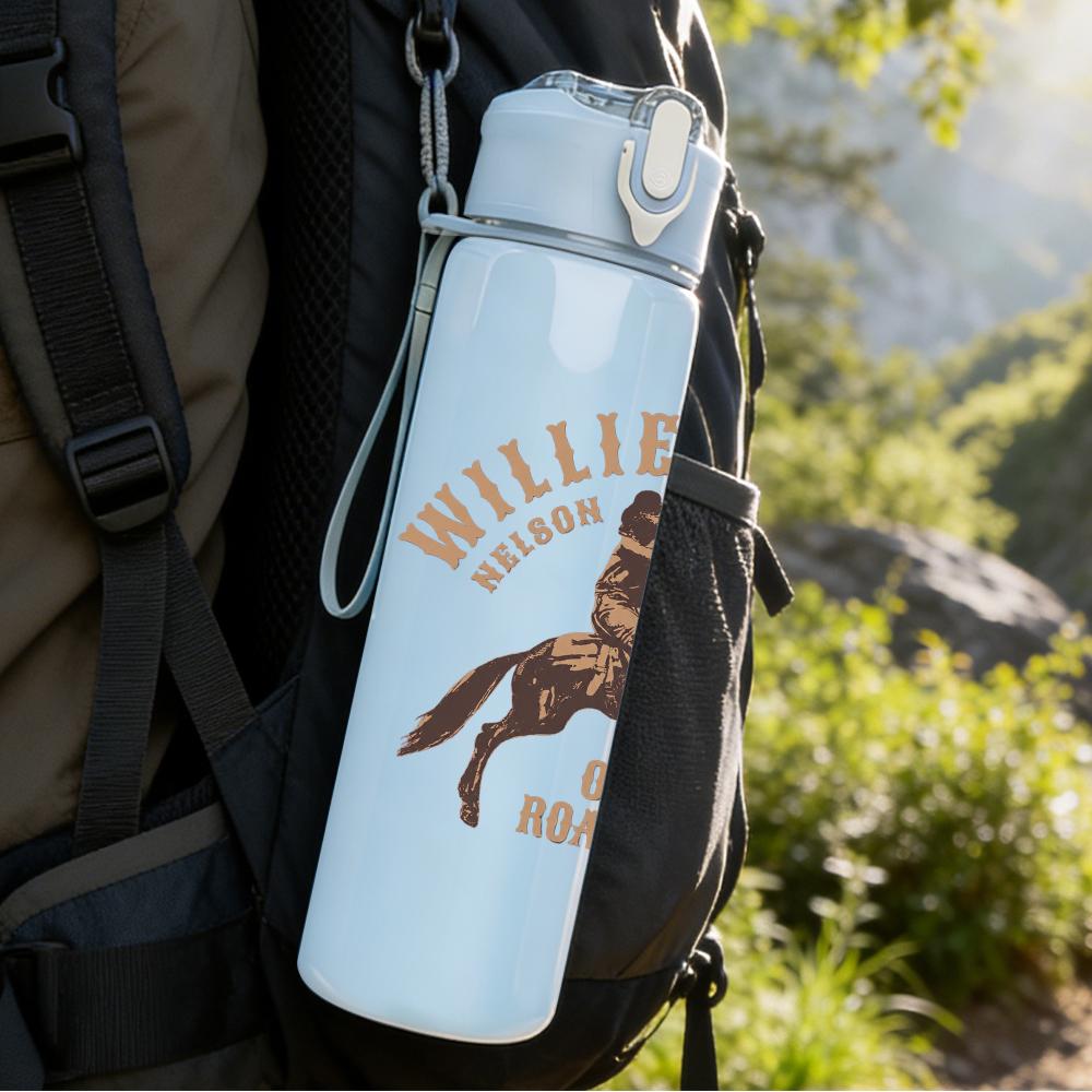 1PC Willie Nelson Cowboy Horse Print 750ml colorful plastic sports water bottle leakproof pop up lid with straw for outdoor work home use