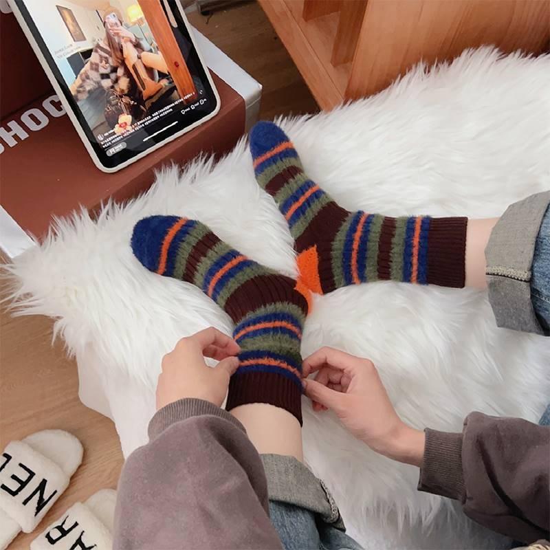 Retro Color-blocking Striped Mink Fleece Socks for Women, Mid-calf Socks for Autumn and Winter, Fleece and Thickened Couple's Long Socks
