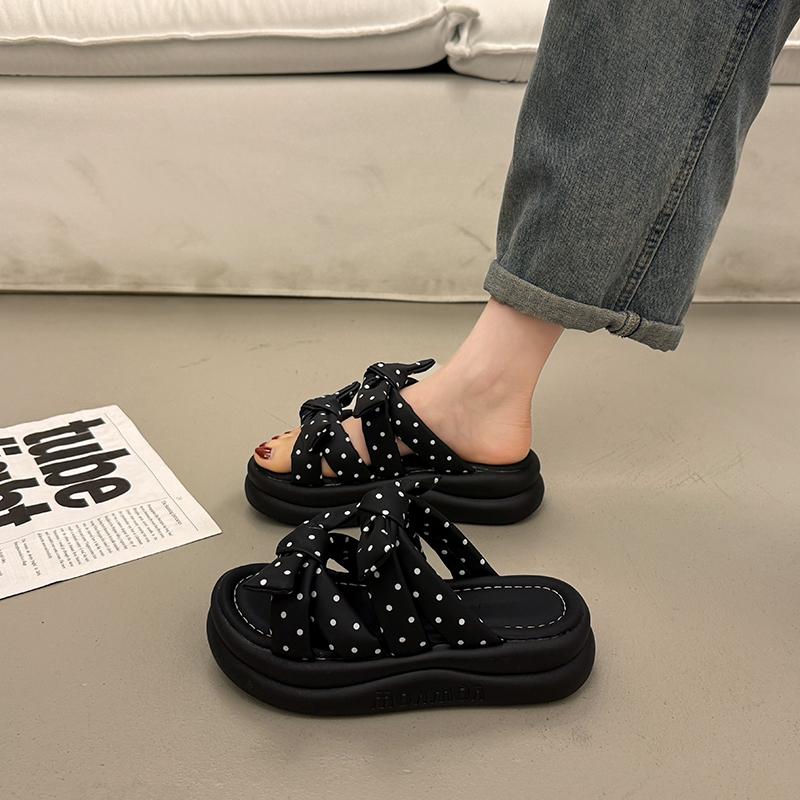 Модные тапочки Повседневная пляжная обувь Шлепанцы на платформе Женские роскошные сабо 2025 Модная обувь Летние клоги Женские тапочки Sli