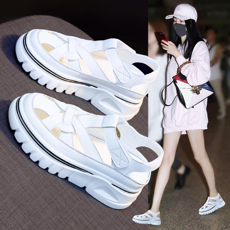 Модные женские весенние спортивные сандалии с увеличенным каблуком 2024 года, летний новый стиль, толстая подошва, выдалбливают, Baotou, женская повседневная универсальная римская обувь