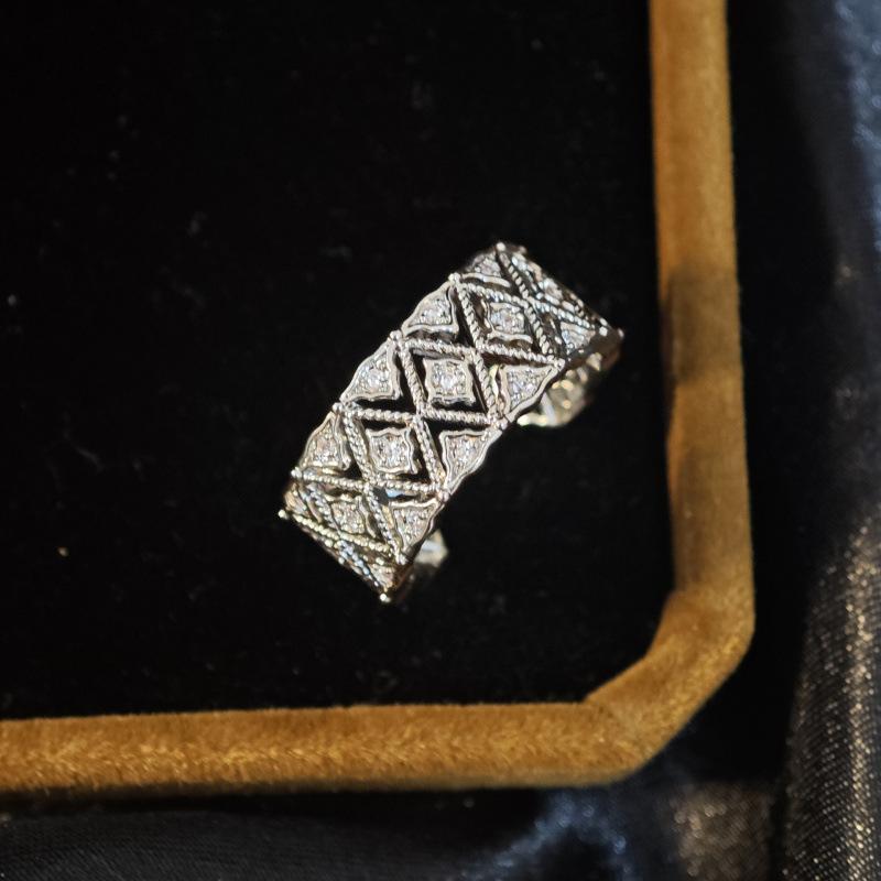 Итальянское Кружево Ткань Матовый Шелк Ремесло Придворный Стиль Кольцо с Бриллиантовой Вставкой Женское Плетеный Узор Резной Золотой Кольцо с Бриллиантом Кольцо