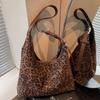 Женская сумка с леопардовым принтом, модная сумка, новая ретро сумка через плечо, популярная сумка-тоут для通勤, большой вместимости