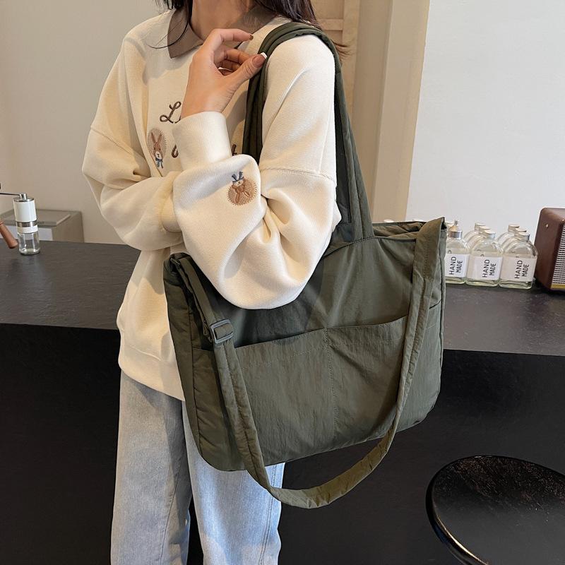 Autumn And Winter Large-Capacity Bags, Niche Portable Shoulder Bags, Student Class Commuting Tote Bags, Canvas Bags