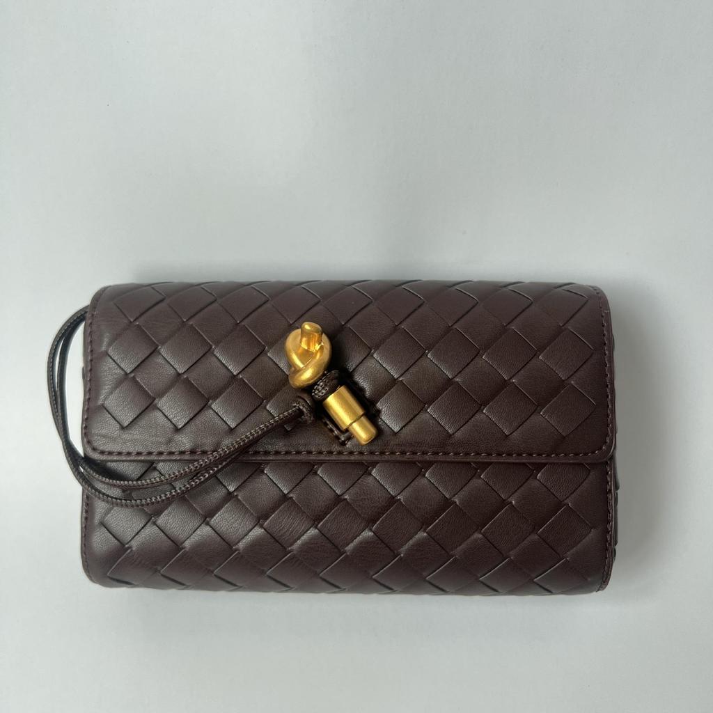 2024 Высококачественная плетеная сумка через плечо с золотым замком