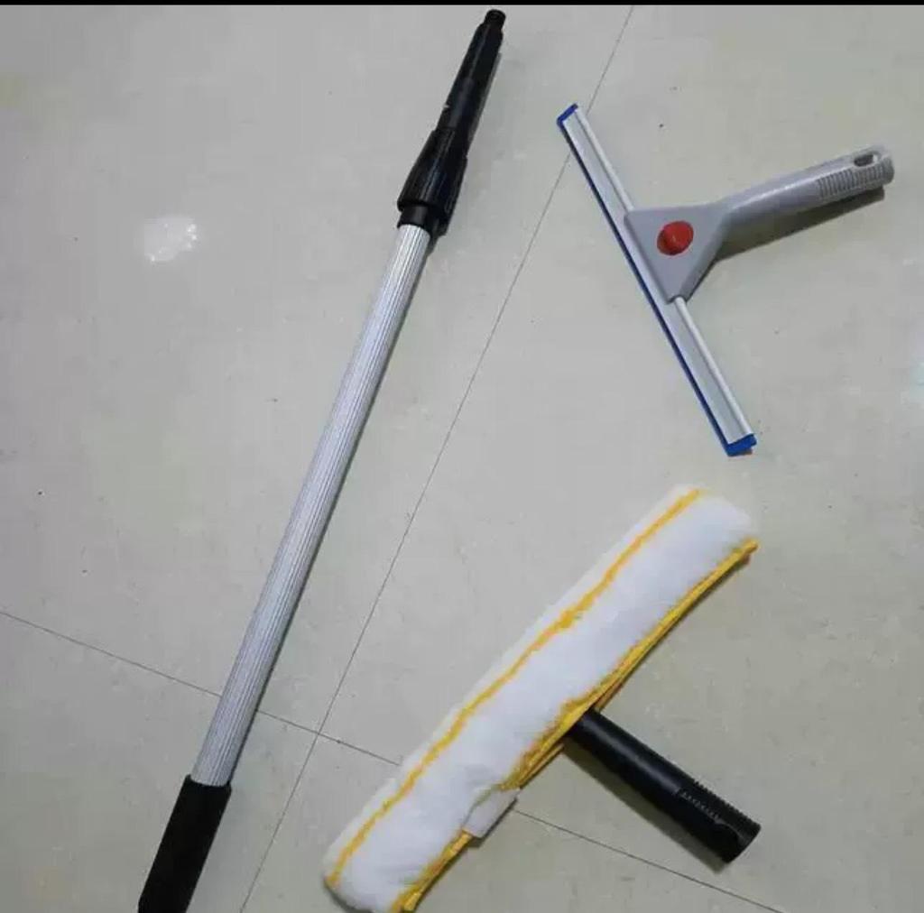 Инструмент для мытья стекол: Телескопический скребок и сгон для окон и полов