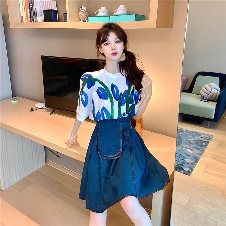 Vintage Oil Painting Blue Short Sleeve T-shirt and Irregular A-line Puff Skirt Set for Women