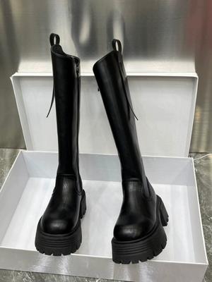 Ботинки до колена на толстой подошве, облегающие ногу, европейская осень-зима 2025 с плюшевыми ботинками для детей