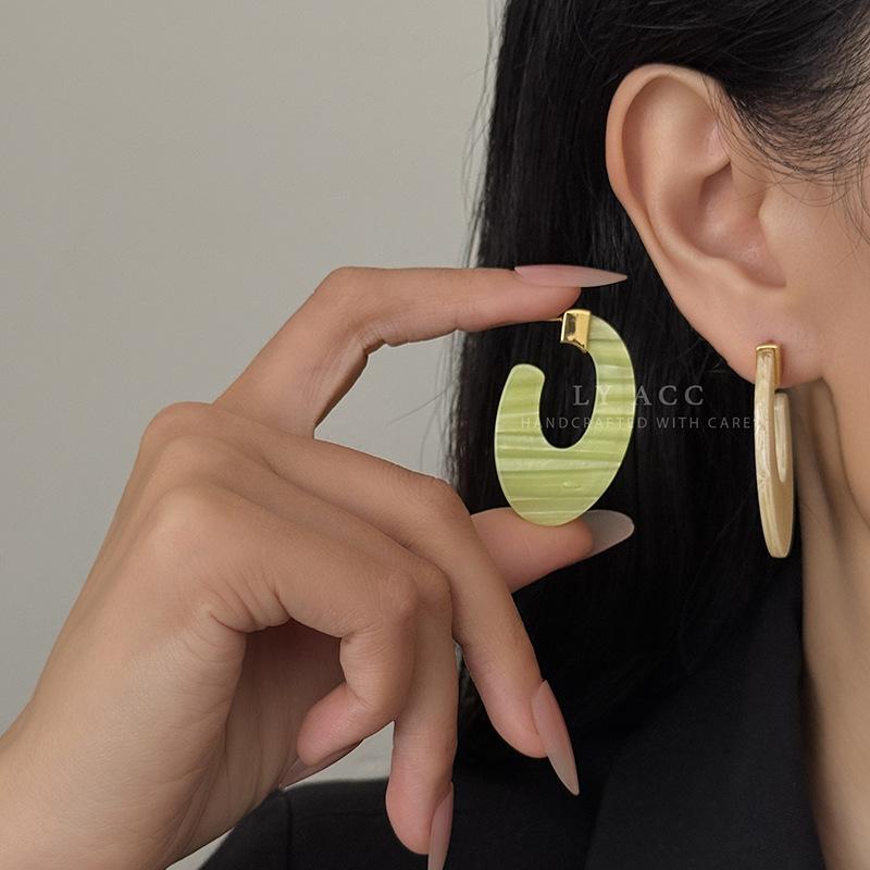 Multi-color acetic acid resin U-shaped earrings Macaron fresh vacation white high-end earrings fashion light luxury earrings