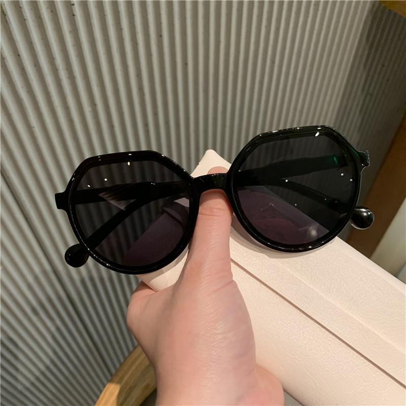 Vintage Women Sunglasses Round Frame Fashion Outdoor Beach Vacation Sunglasses Non Polarized Glasses