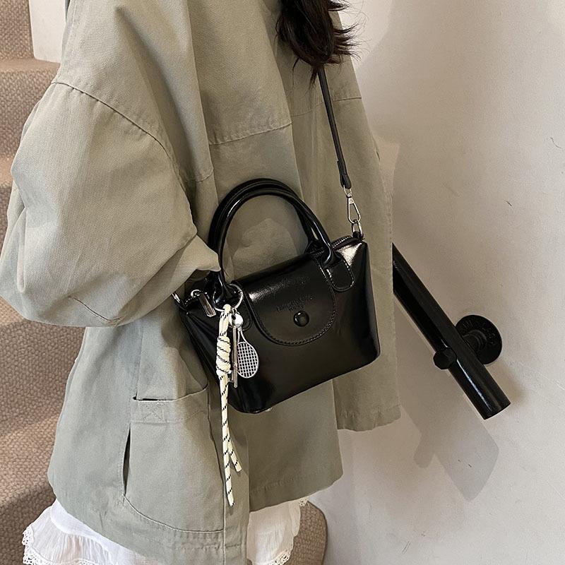 Premium sense niche bag women's spring and summer versatile 2025 new fashion shoulder messenger bag Korean version portable bucket bag