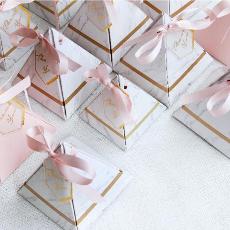 20 шт. Европа Треугольная пирамида Стиль Конфетная коробка Свадебные принадлежности Бумажные подарочные коробки KTY