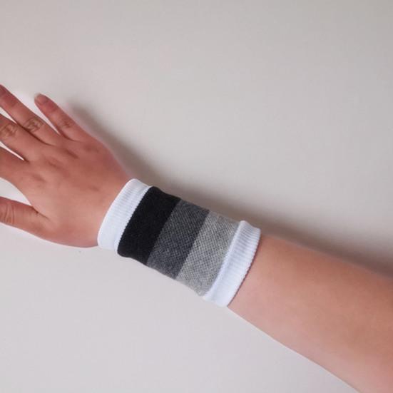 Kids Sports Wristband Breathable Wrist Brace for Volleyball Basketball Badminton Wrist Support Bracelet