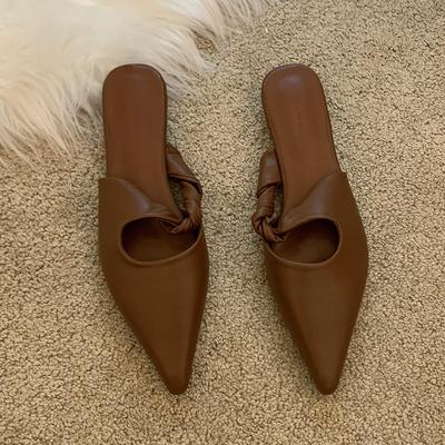 Модные женские шлепанцы с острым носком, балетки, сексуальные туфли для платья, слингбэки, женские мюли, лето 2025, новая мода, роскошные женские шлепанцы