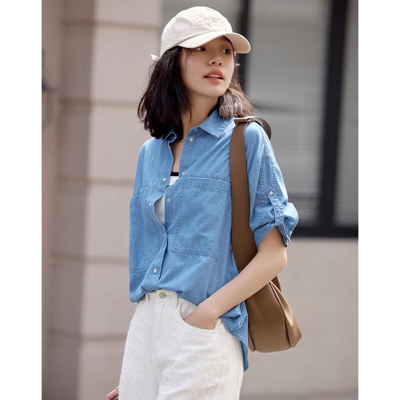 Женская джинсовая рубашка с отложным воротником и закатывающимися рукавами