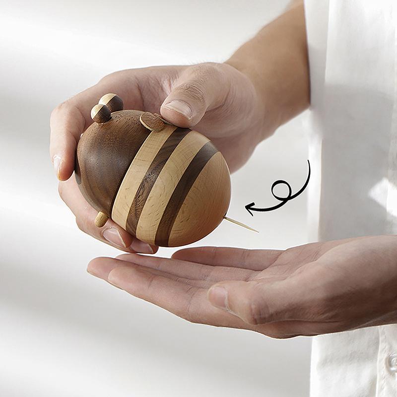 Бутылка для зубочисток Влагостойкий держатель для зубочисток Большая емкость для хранения на кухне Обеденный стол Бутылка для зубочисток в форме пчелы