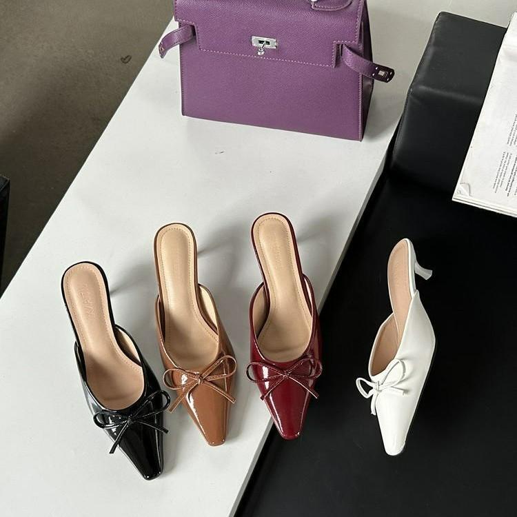 Туфли на низком каблуке Baotou 2025 года, новые французские феи, босоножки с бантом и квадратной головкой, темпераментные простые босоножки на толстом каблуке